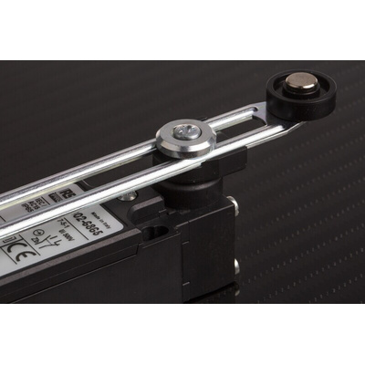 RS PRO Adjustable Roller Lever Limit Switch, NO/NC, IP65, DPST, Thermoplastic Housing, 400V ac Max, 10A Max