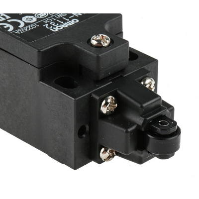 Omron D4N Series Roller Plunger Interlock Switch, NO/NC, IP67, SPDT