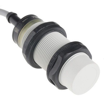 RS PRO Capacitive Barrel-Style Proximity Sensor, M30 x 1.5, 15 mm Detection, NPN Output, 10 → 30 V dc, IP67