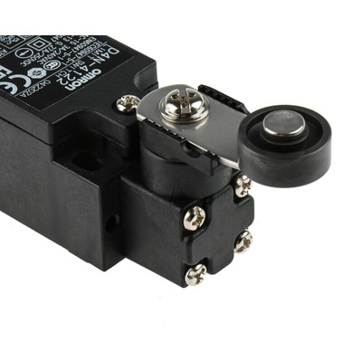 Omron D4N Series Roller Lever Interlock Switch, NO/NC, DPST