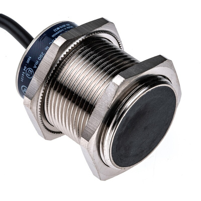 Telemecanique Sensors OsiSense XS Series Inductive Barrel-Style Proximity Sensor, M30 x 1.5, 15 mm Detection, PNP