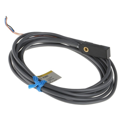 Omron TL-W Series Inductive Block-Style Proximity Sensor, 3 mm Detection, PNP Output, 12 → 24 V dc, IP67