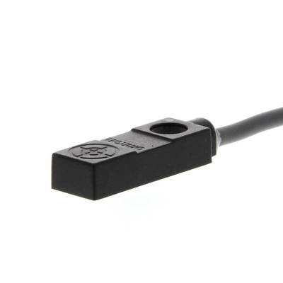 Omron TL-W Series Inductive Block-Style Proximity Sensor, 3 mm Detection, PNP Output, 12 → 24 V dc, IP67