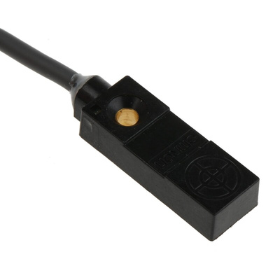 Omron Inductive Block-Style Proximity Sensor, 3 mm Detection, NPN Output, 10 → 30 V dc, IP67