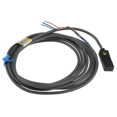 Omron Inductive Block-Style Proximity Sensor, 3 mm Detection, NPN Output, 10 → 30 V dc, IP67