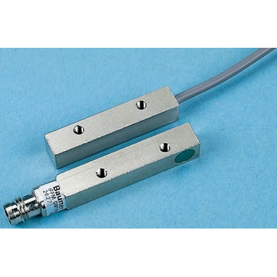 Baumer Inductive Block-Style Proximity Sensor, 2 mm Detection, PNP Output, 10 → 30 V dc, IP67