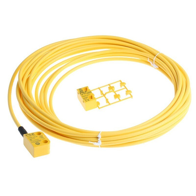Pilz Transponder Non-Contact Safety Switch, 24V dc, Polybutylene Terephthalate Housing, 10m Cable