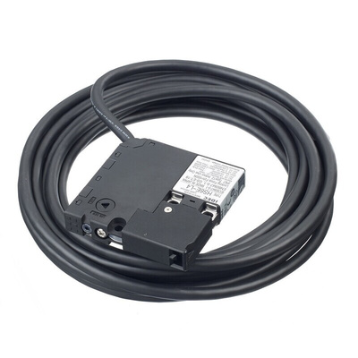 Idec HS6E Safety Interlock Switch, 1NC/1NC + 2NC + 1NO, Keyed, Spring Lock