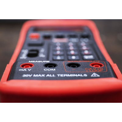 RS PRO 133 Current & Voltage Calibrator, Max Voltage 20V, Max Current 24mA