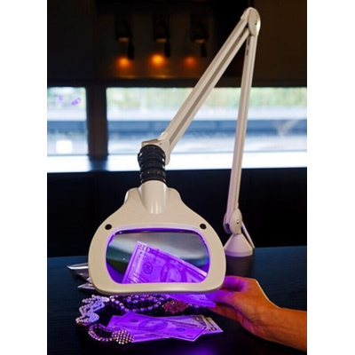 Luxo WAL027980 LED Magnifying Lamp with Table Clamp Mount, 3.5dioptre, 171 x 114mm Lens