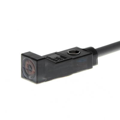 Omron E2S Series Inductive Block-Style Inductive Proximity Sensor, PNP Output, 24 V, IP67