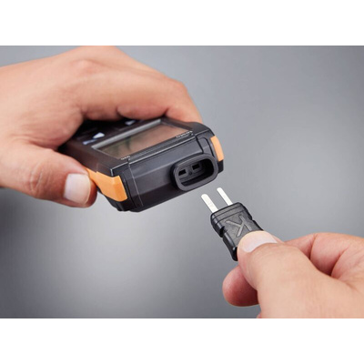 Testo 925 Differential Digital Thermometer for Air Quality Control, Refrigeration Use, K Probe, +1000°C Max