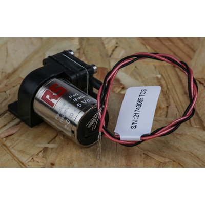 RS PRO Diaphragm Electric Operated Positive Displacement Pump, 250-300ml/min, 1 bar, 1.5 → 4.5 V